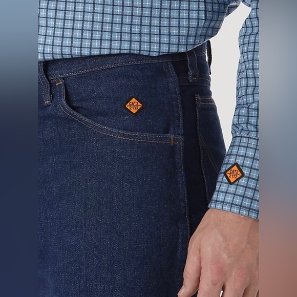 WRANGLER® FR FLAME RESISTANT RELAXED FIT JEAN IN PREWASH - Picture 4 of 7